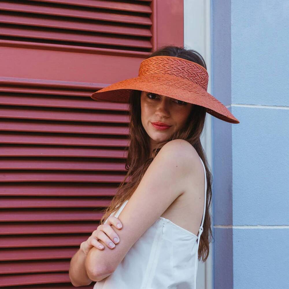 NEW FREYA redwood visor in brick
